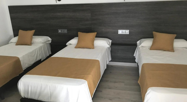 Hotel Restaurante Santa Cruz, Забронировать Отель Отели Ciudad Real Province с парковкой, Парковка