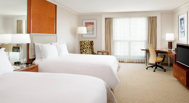 Четырёхместный номер Standard San Diego Marriott Gaslamp Quarter