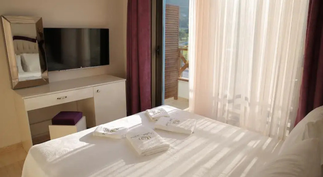 MORDOĞAN Zeytinli Konak Butik Hotel, Rezerwuj Hotel Hotele w Karaburun z parkingiem, Parking
