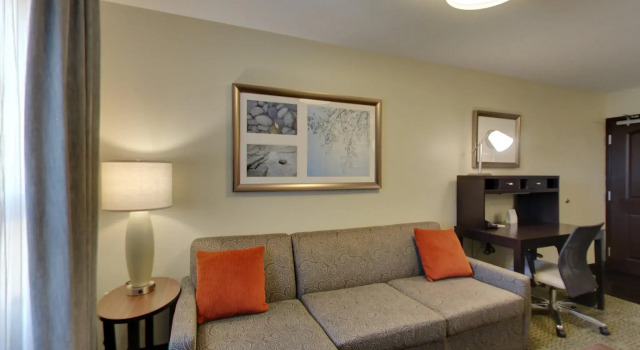 Четырёхместный люкс c 1 комнатой Staybridge Suites Madison - Fitchburg by IHG