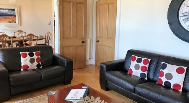 Crown Circus Apartment
