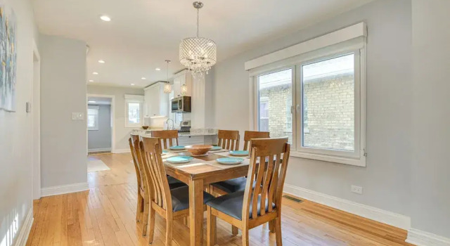 2 Mi to Northwestern: Updated Home w/ Game Room!, Rezerwuj Dom wakacyjny Wille w Illinois, Willa