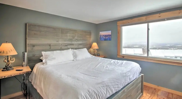 Slopeside Burke Mtn Condo w/ Amenity Access!