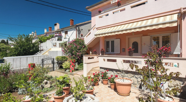 Apartment Oleander, Prenota Appartamento Hotel a Isole Quarnerine con parcheggio, Parcheggio