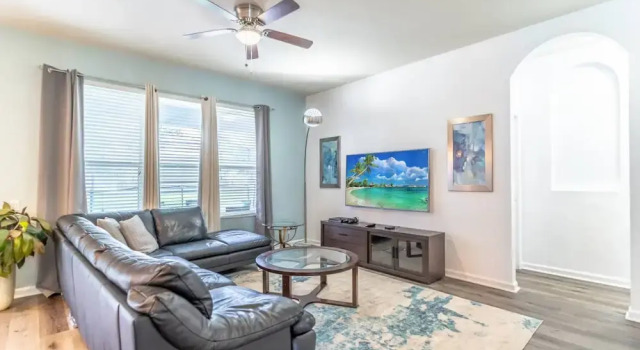 7812 Windsor Hills
