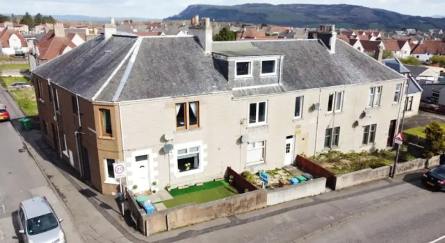 Luxury 2 Bedroom Entire Flat - Self Check in & Check out, Prenota Hotel Kelty Fife