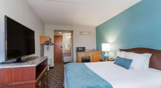 Двухместный номер Standard Days Inn by Wyndham Hershey