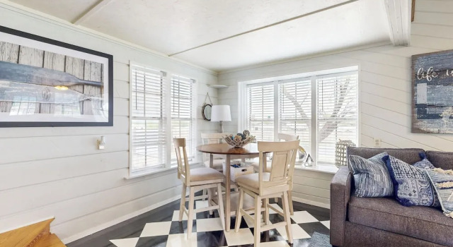 3BR Nautical Home w/ Paddleboard, Walk to Lake