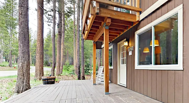 Wooded Retreat in So. Lake Tahoe by RedAwning, Забронировать Дом для отпуска Меверс South Lake Tahoe Area