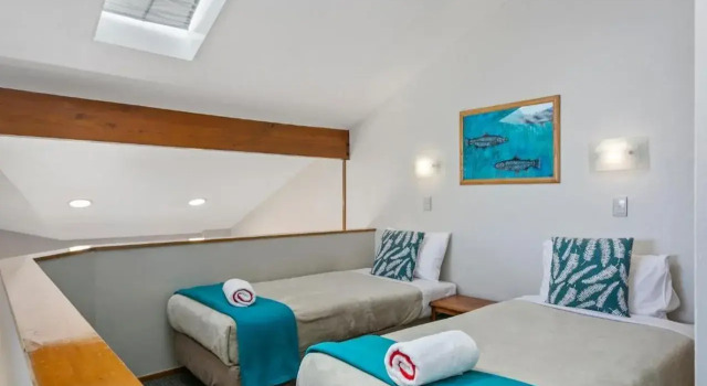 Cascades Lakefront Motel, Забронировать Мотель Отели Lake Taupo 4 звезды, 4*
