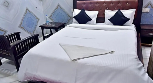 Двухместный номер Deluxe с видом на город Goroomgo Krishna Palace Charbagh Lucknow