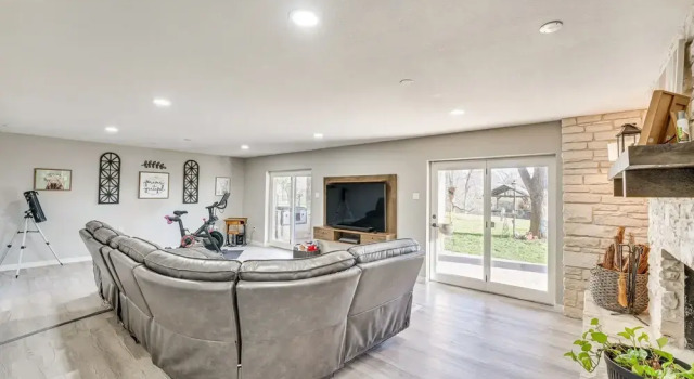 Seguin Riverfront Retreat: Fishing Dock + Kayaks!, 预订 酒店 塞金 Greater San Antonio