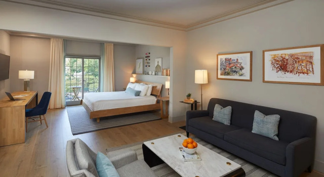 Двухместный полулюкс с балконом Hotel Weyanoke