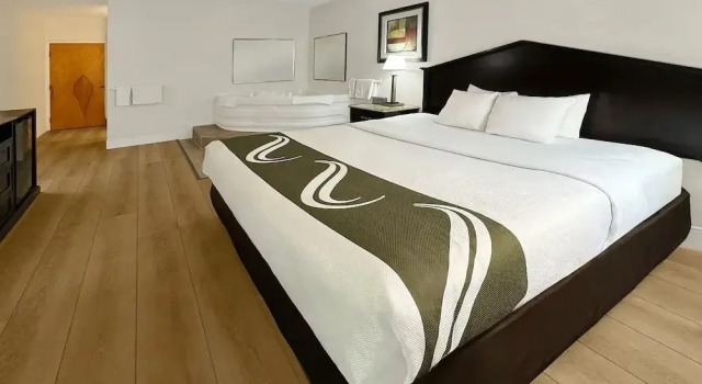 Номер Superior 1734 West Hotel