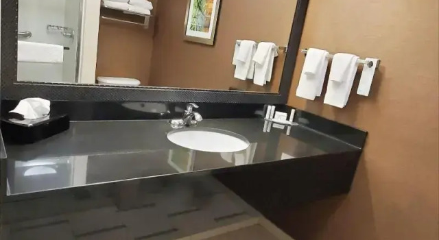Четырёхместный номер Standard Fairfield Inn & Suites by Marriott Cleveland Avon