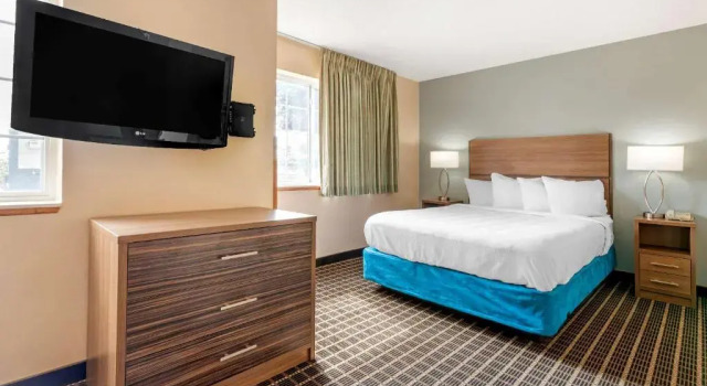 Двухместный люкс c 1 комнатой MainStay Suites Dubuque at Hwy 20