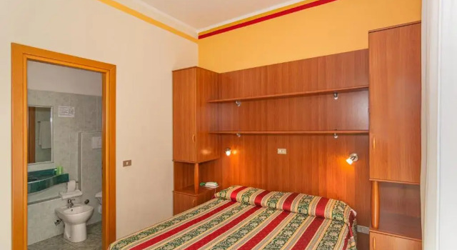 Семейный номер Standard с балконом Hotel Dolly