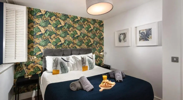 Duplex Central Plymouth Apartment - Private Parking - Sleeps 6 - By Habita Property, Забронировать Апартаменты/квартира Плимут Девон, рядом с Plymouth Naval Memorial