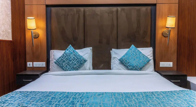 Люкс The Global Hotel by Platinum I 100m Medanta Hospital I Sector-38 I Gurgaon