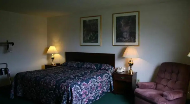 The Park Inn Knob Noster, Buchen Sie Hotel Knob Noster Missouri