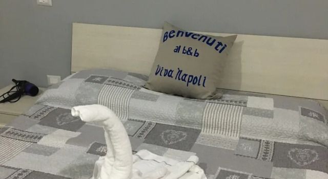 Standard Vierer Zimmer mit Balkon B&B VIVA NAPOLI
