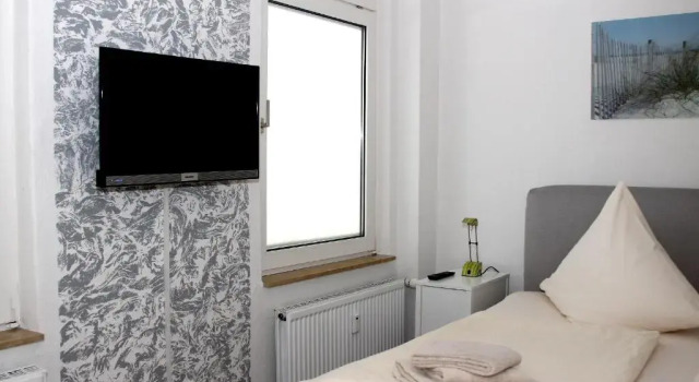 Haus Kluin Wohnung 2, Забронировать Отель Отели в центре Нордерней, в центре
