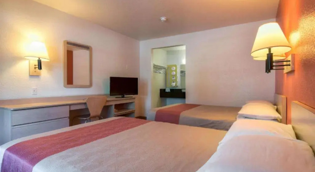 Четырёхместный номер Standard Motel 6-San Dimas, CA - Los Angeles