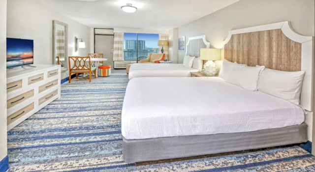 Четырёхместный номер Standard с балконом и с частичным видом на океан Bahama House - Daytona Beach Shores