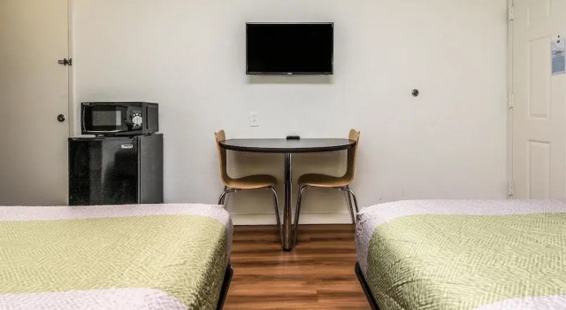 Четырёхместный номер Standard Motel 6 Fort Worth, TX - North