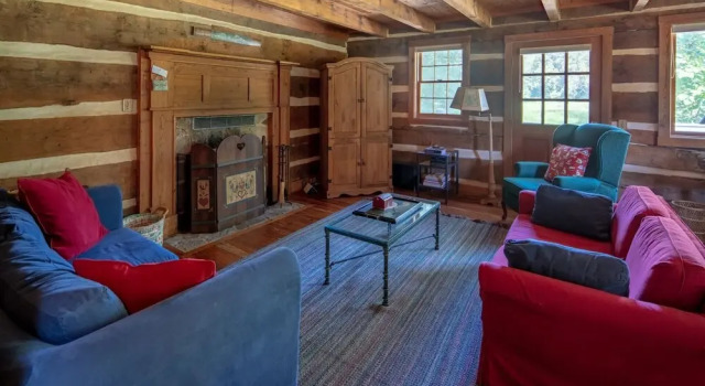 Riverfront Pioneer Cabins LLC, Prenota Hotel Hotel a Virginia con parcheggio, Parcheggio