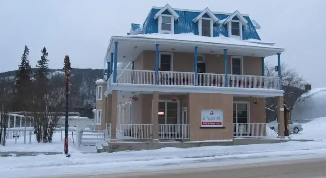 Le Voyageur Inn