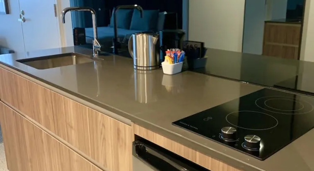 Студия с балконом Quest Burwood East