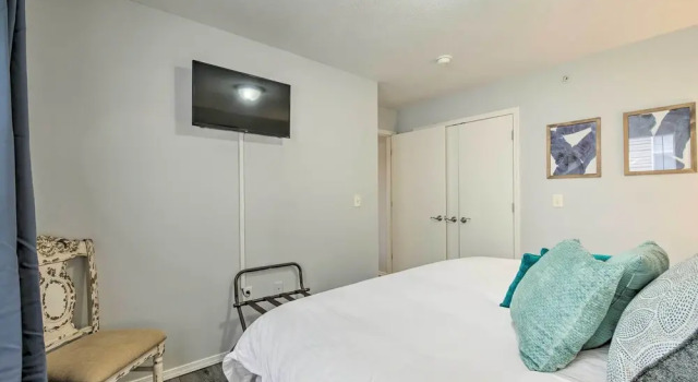 Cheerful Condo: Patio, 2 Mi to Branson Strip!, Забронировать Отель Отели Table Rock Lake с парковкой, Парковка