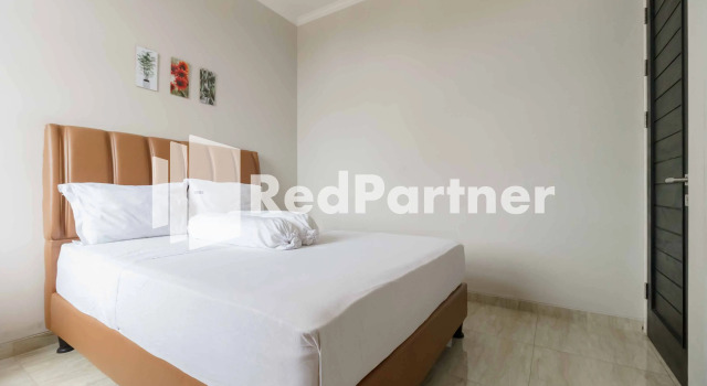 Villa Green Apple Garden Blok M RedPartner