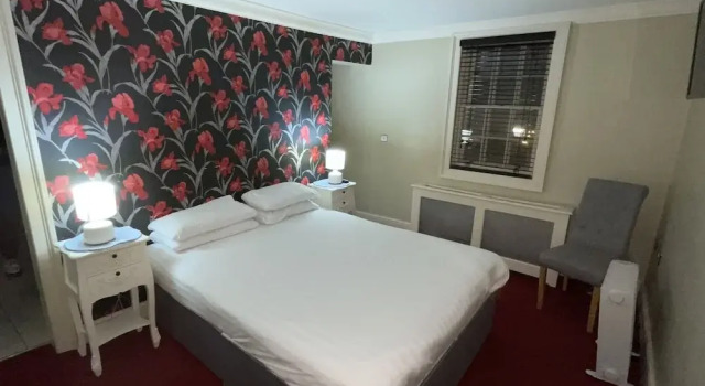 The Commercial Bar & Hotel, Забронировать Отель Отели Честера 3 звезды, рядом с Университет Честера, 3*