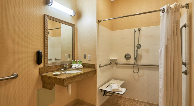 Четырёхместный номер Standard Holiday Inn Express & Suites - El Paso North by IHG