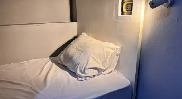 Vuode makuusalissa (naisten makuusali) Galaxy hostel