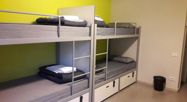 Кровать в общем номере Barcelona Pere Tarrés Youth Hostel
