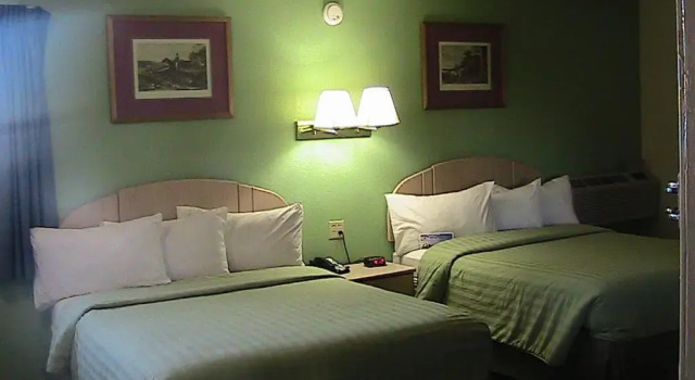 Четырёхместный номер Standard Travelodge by Wyndham Holbrook