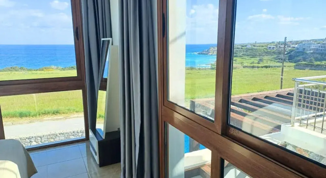 Luxurious Villa With Breathtaking Seaview, Book Villa Villaer i Northern Cyprus, Villa