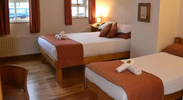 Трёхместный номер Standard Walshs Hotel and Apartments