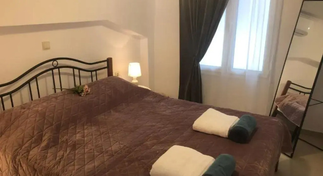 Casa Fiore - 2 Bed House 10 Mins Walk to Centre, Забронировать Дом для отпуска Коттеджи Родоса, рядом с Эгейский университет, Коттедж