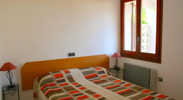 Maisonnette petit jardin barbecue Calafat Tridente 2, Book Hotel Hoteller i Calafat med parkering, Parkering