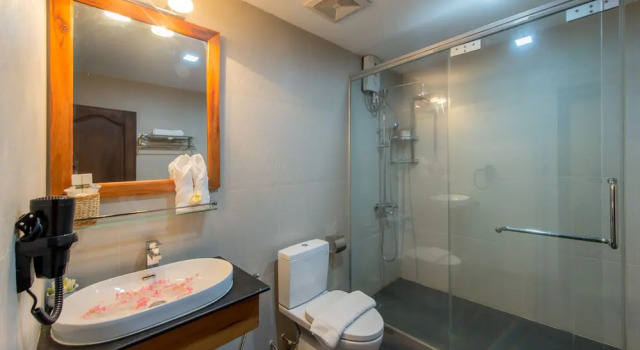 Двухместный люкс Deluxe Chayra Angkor Hotel