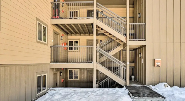 Mtn-view Condo ~ 3 Mi to Dtwn Steamboat Springs!, Забронировать Апартаменты/квартира Стимбот-Спрингс Колорадо, рядом с Steamboat Powdercats