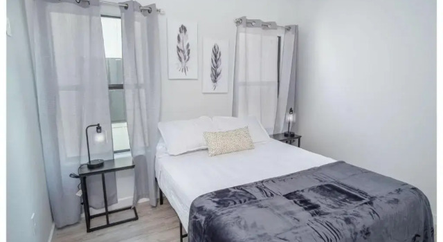 Spectacular Newly Built 3 BR Condo Near Downtown, Забронировать Отель Отели Сан-Антонио 3 звезды, рядом с Pittman-Sullivan Park, 3*