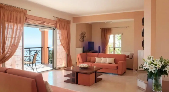 Villa Kouloura Harbour View by Villa Plus, Забронировать Отель Отели периферии Ионических островов с бассейном, Бассейн