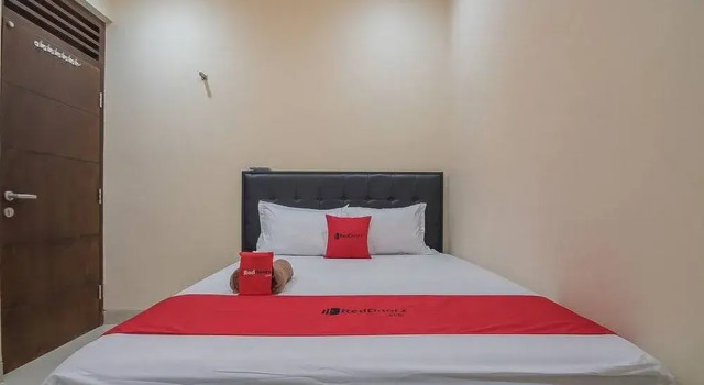 RedDoorz near Jalan Kusumanegara, Book Hotel Yogyakarta Yogyakarta Province