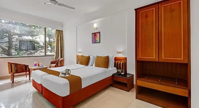 Номер Deluxe FabHotel Golden Emerald