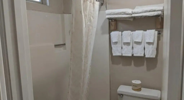 Четырёхместный номер Standard AmeriCoast Inn